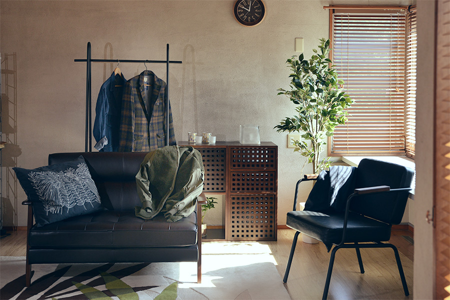 写真-2階-ソファと椅子